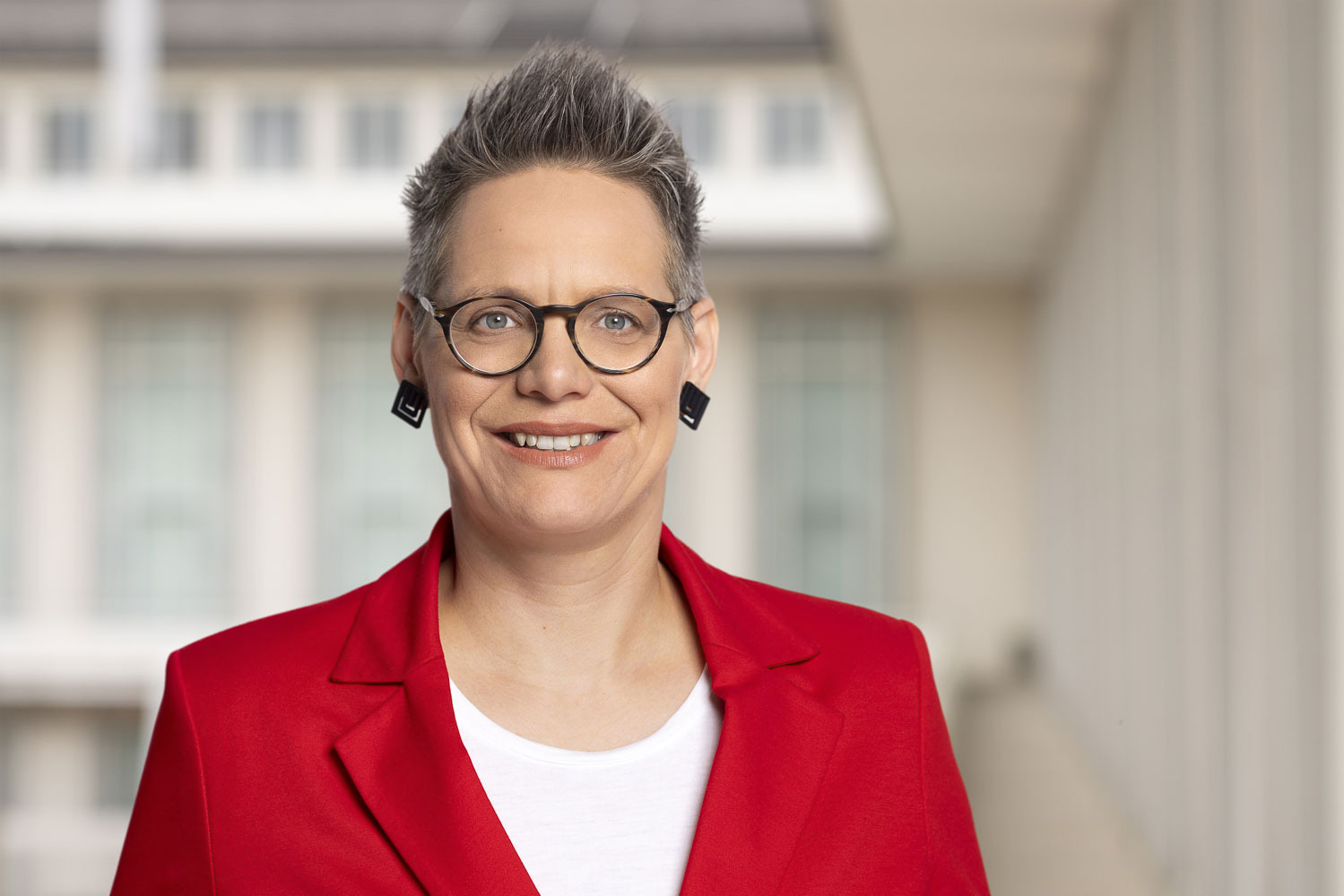 Portrait Dr.in Regina Augustin