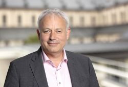 Portrait Dr. Dietmar Kretz